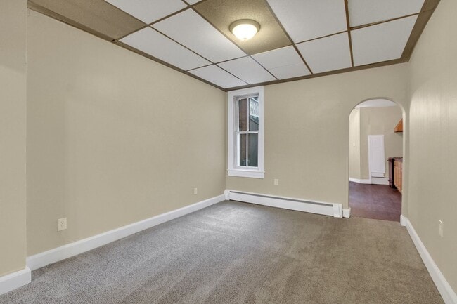 Building Photo - Spacious 4 Bedroom, 1 Bath Home in North York!