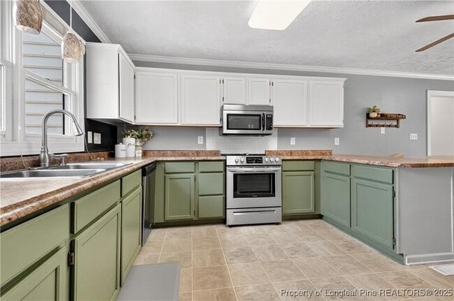 Building Photo - 427 Newburgh Dr