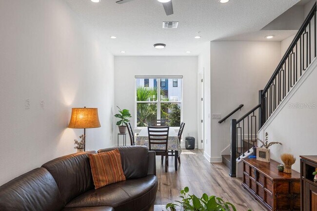 Building Photo - 2329 Brix St