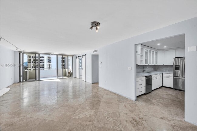 Building Photo - 11 Island Ave