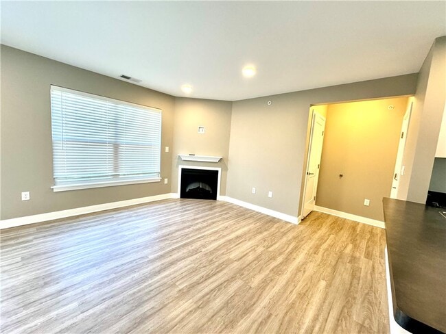 Building Photo - 303 New Terrace Ln