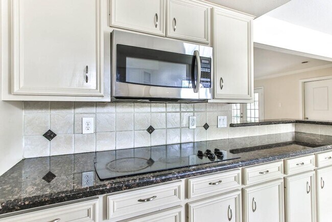 Building Photo - 3839 Sun Valley Dr