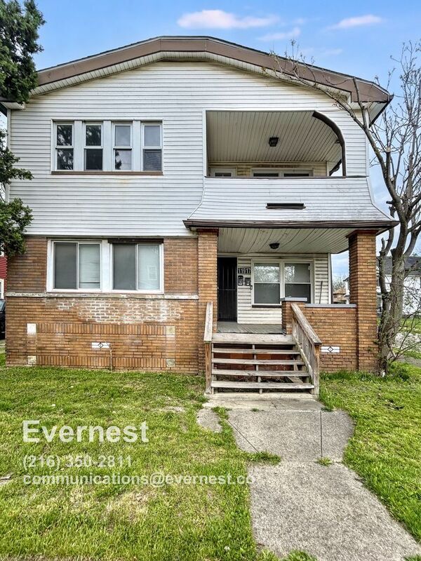 Primary Photo - 11917 Forest Ave