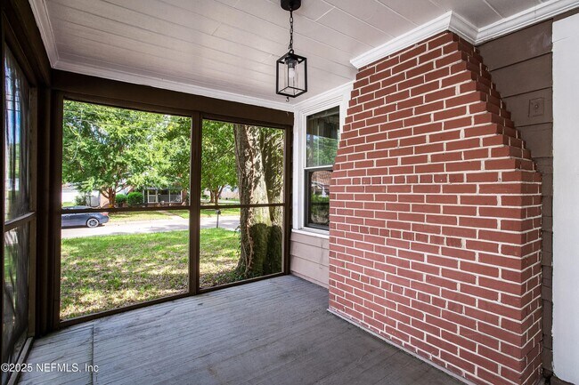 Building Photo - 4808 Royal Ave
