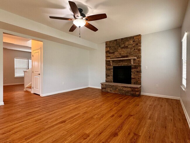 Building Photo - 145 Holly Hill Dr