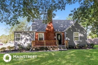 Building Photo - 5212 N Spruce Ave