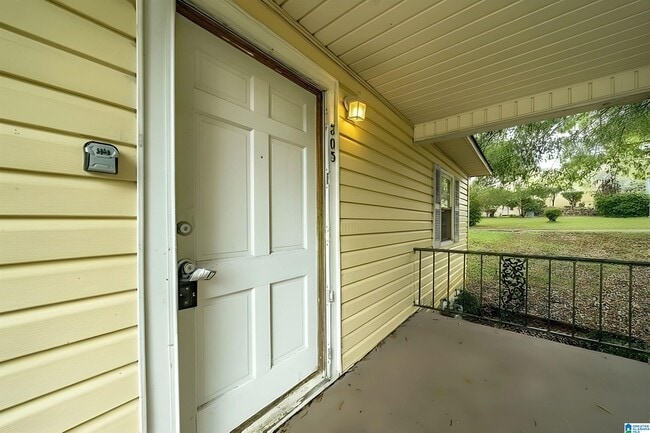 Building Photo - 305 Rose Hill Rd