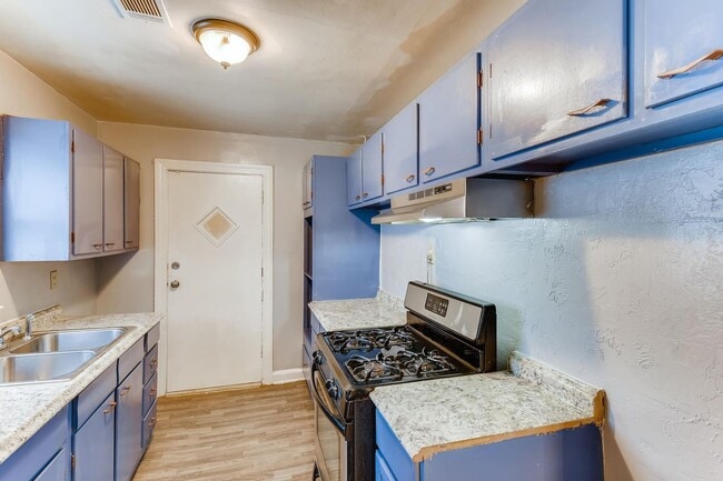 Building Photo - 3 Bedroom Brick Ranch on Basement/5 Min Drive to Downtown Atlanta