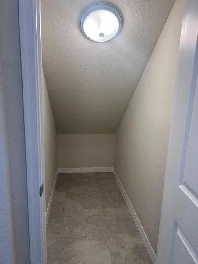 Building Photo - 2280 Appleton Cir S