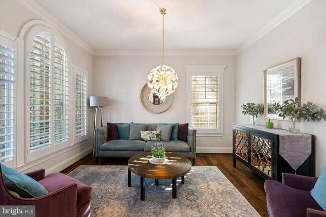 Building Photo - 1604 Colonial Ln