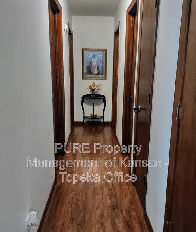 Building Photo - 111 Vista View Ct