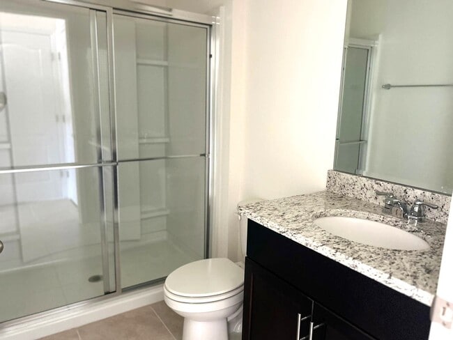 Building Photo - 7604 Oakmoss Loop