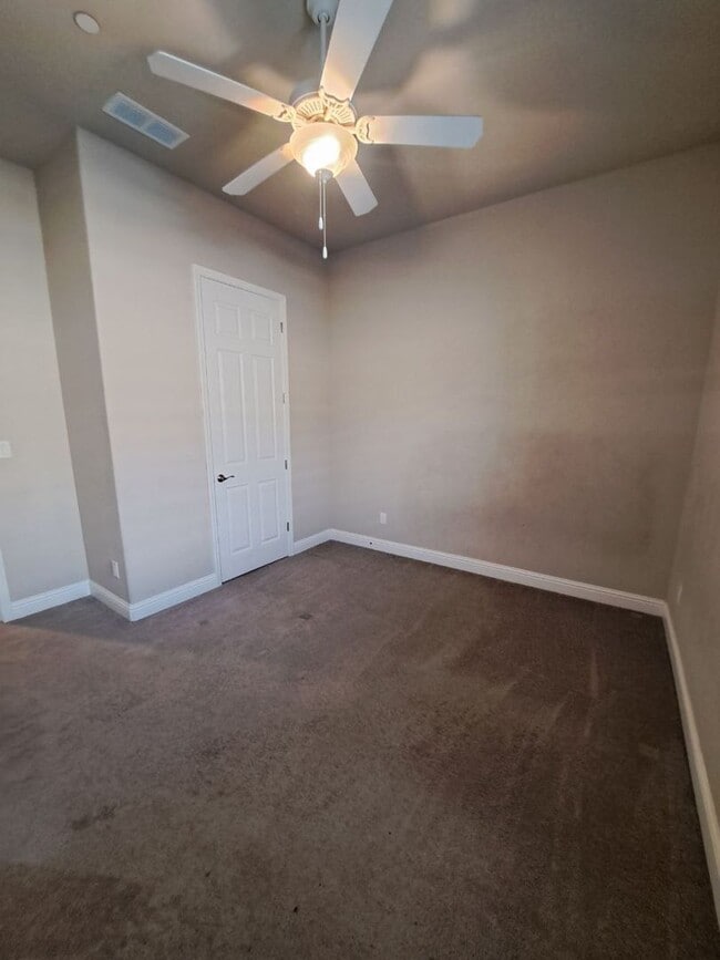 Building Photo - Beautiful 4 Bedroom Home In Clovis!