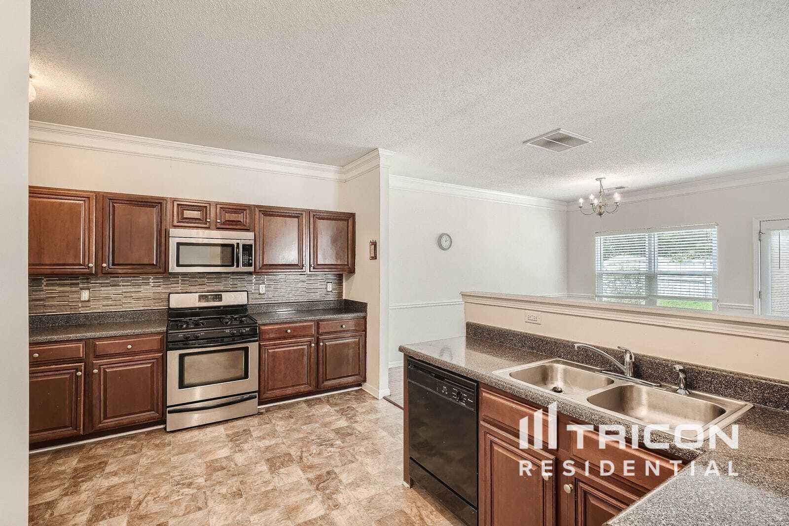 Building Photo - 6503 Grey Fox Way