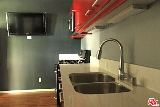 Building Photo - 2711 Orchard Ave.