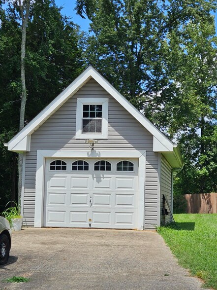 Building Photo - 1035 Smiley Troutt Rd