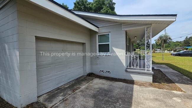 Building Photo - 3018 Donna Dr