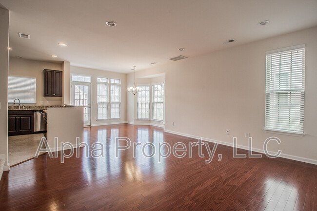 Building Photo - 438 Christiane Way