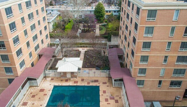 Building Photo - 800 4th St SW