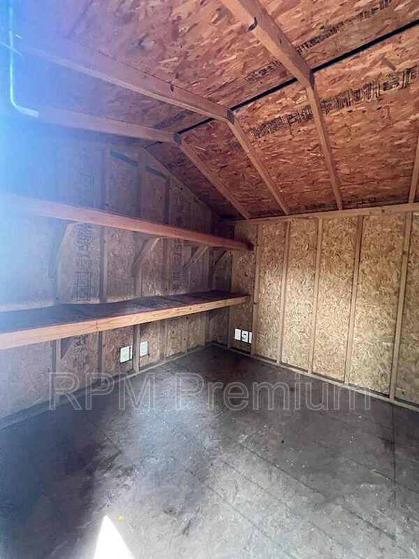 Building Photo - 13235 Country Park Ave