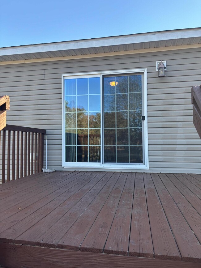 Building Photo - 205 Joy Rd