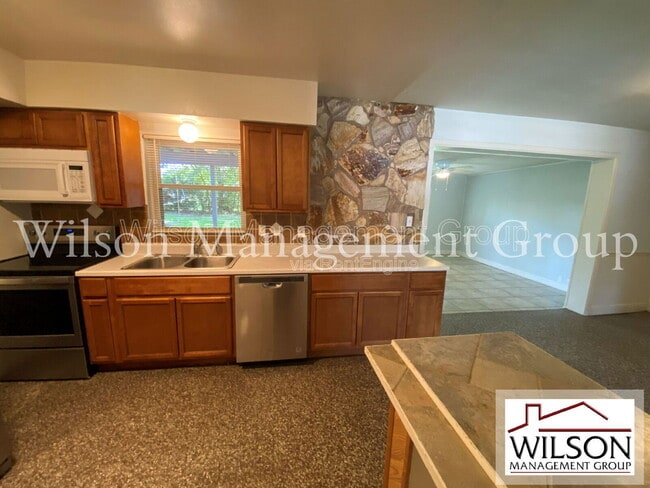 Building Photo - 2606 Aloma Ave