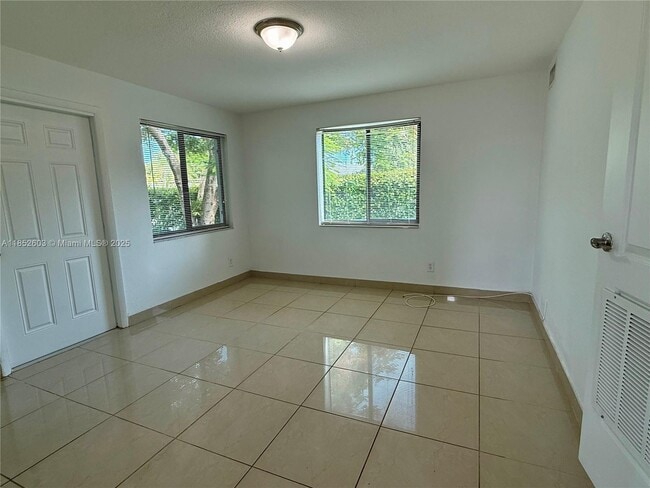 Building Photo - 6111 Coral Wy
