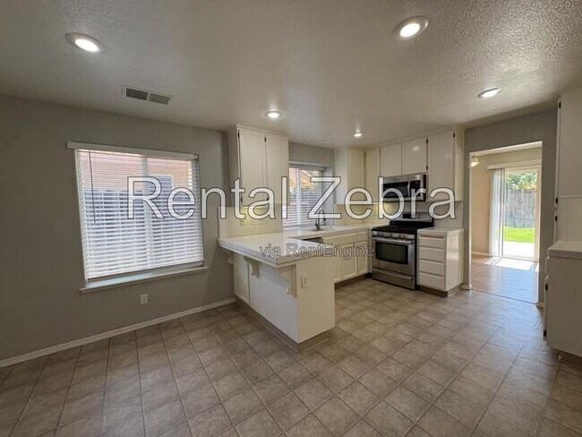 Building Photo - 786 Kinglet Ct