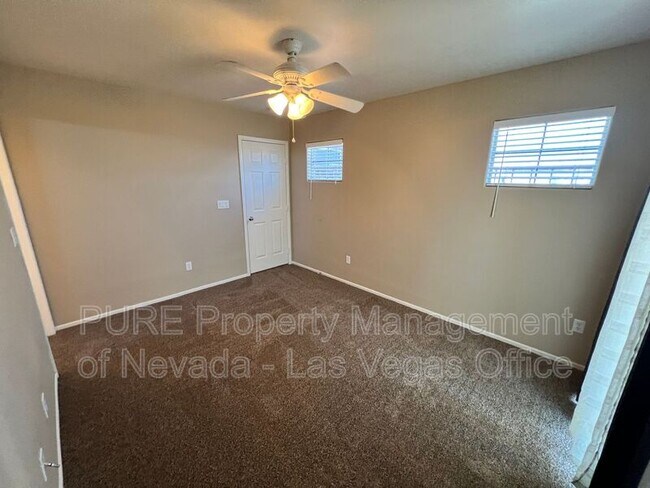 Building Photo - 6109 N Blue Luna St