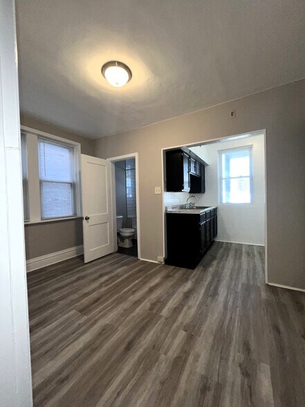 Building Photo - 5243 Bancroft Ave