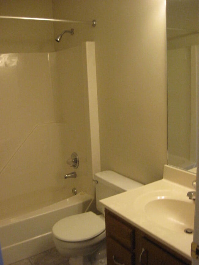 Building Photo - One Story Townhouse in Adams Farm