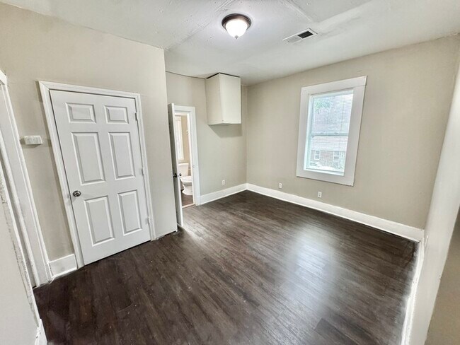Building Photo - 1584 Rayburn St