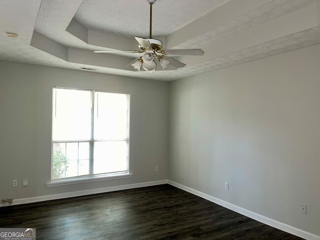 Building Photo - 99 Creek Cir