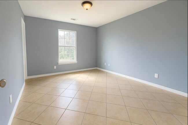 Building Photo - 1040 Darst Rd