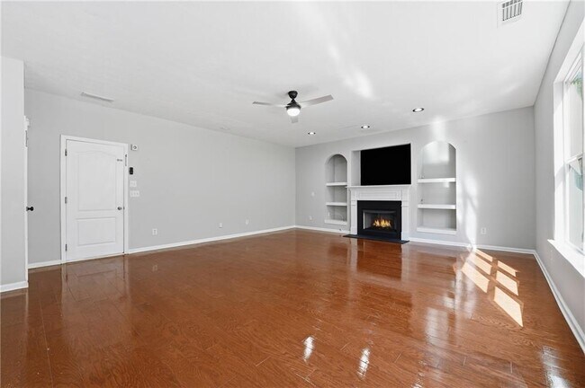 Building Photo - 1328 Avington Glen Dr SE