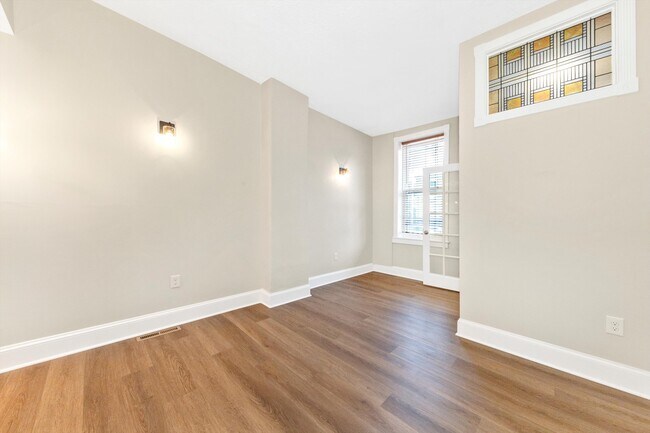Building Photo - 112-114 W All Saints St