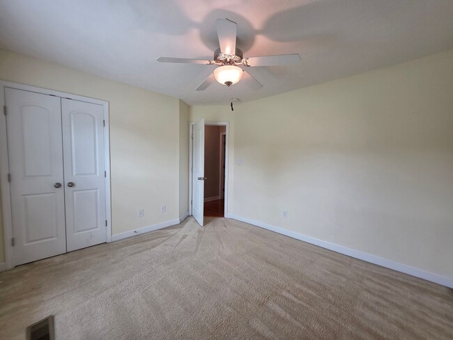 Building Photo - 205 Woodberry Pl