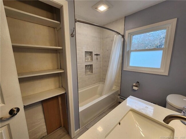 Building Photo - 24 Savi Ave