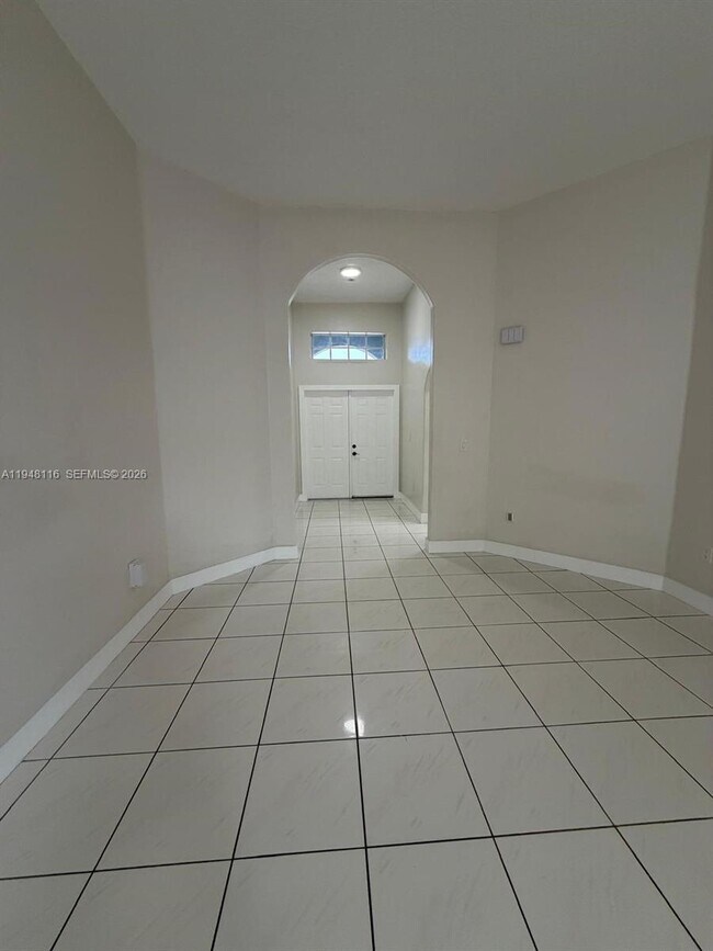 Building Photo - 9125 SW 166th Ave