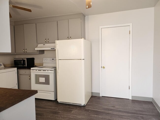 Building Photo - 2739 Leisure Dr