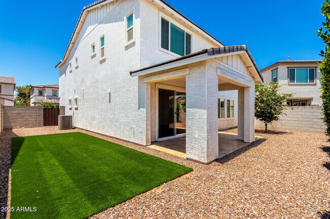 Building Photo - 6537 N 15th Dr