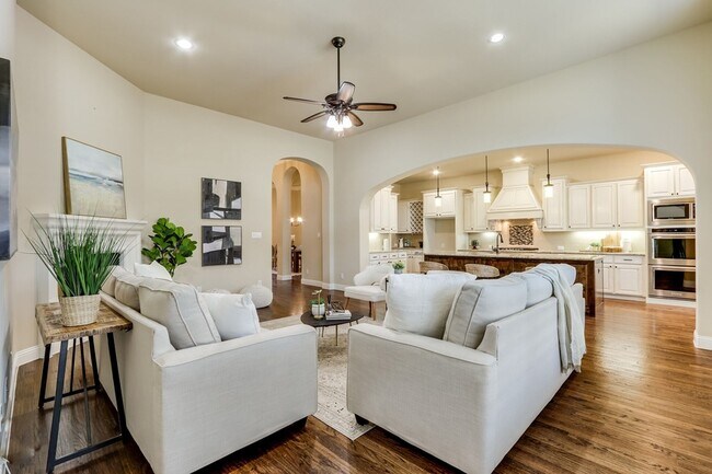 Building Photo - 12883 Possum Kingdom Dr