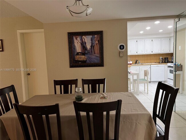 Building Photo - 16500 Golf Club Rd