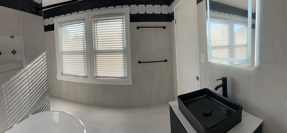 Building Photo - 72 Delaware Ave