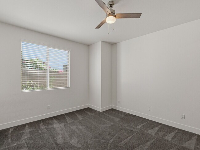 Building Photo - 4910 S Tune