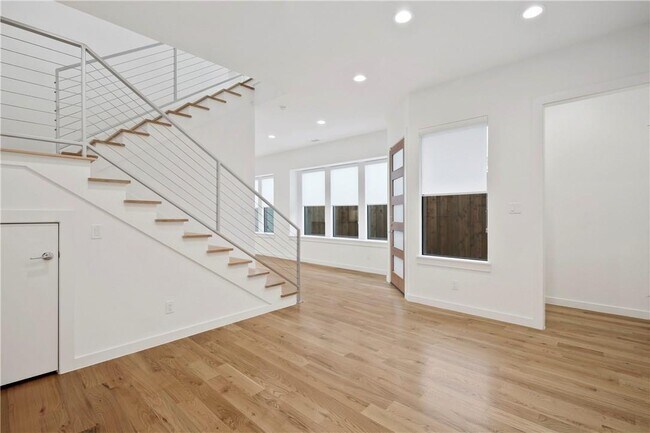 Building Photo - 2407 Douglas Ave