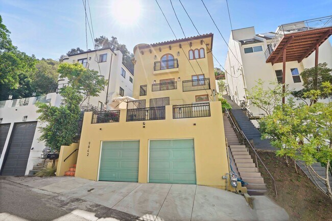 Building Photo - 9842 Portola Dr