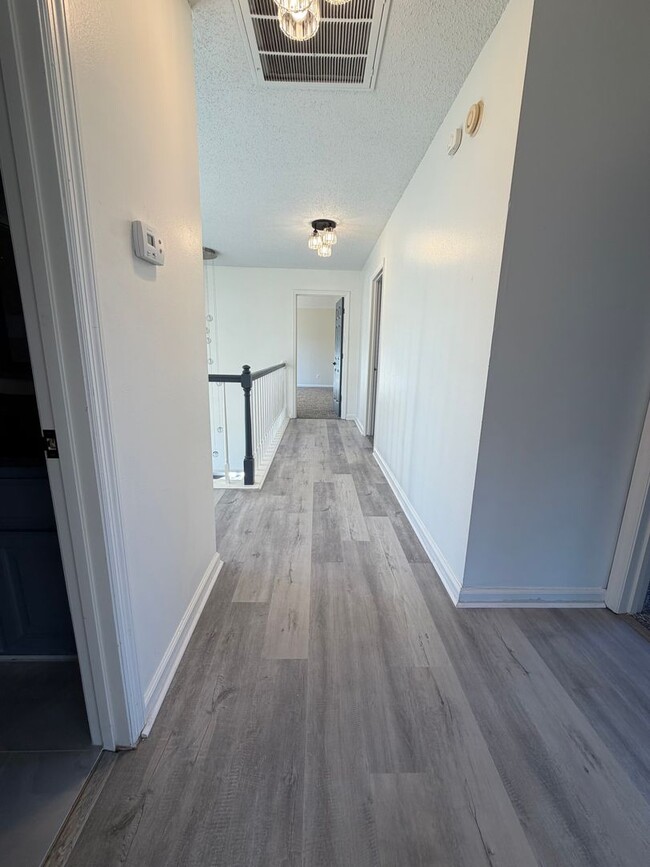 Building Photo - 4 bed | 2.5 bath | 2,630 sq ft