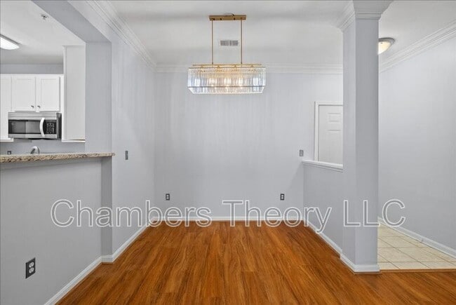Building Photo - 4852 Eisenhower Ave