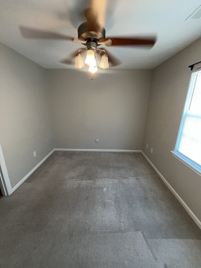 Building Photo - 1094 W Pueblo Dr